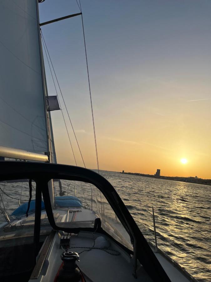 Stay In A Boat - Lisboa Exteriér fotografie
