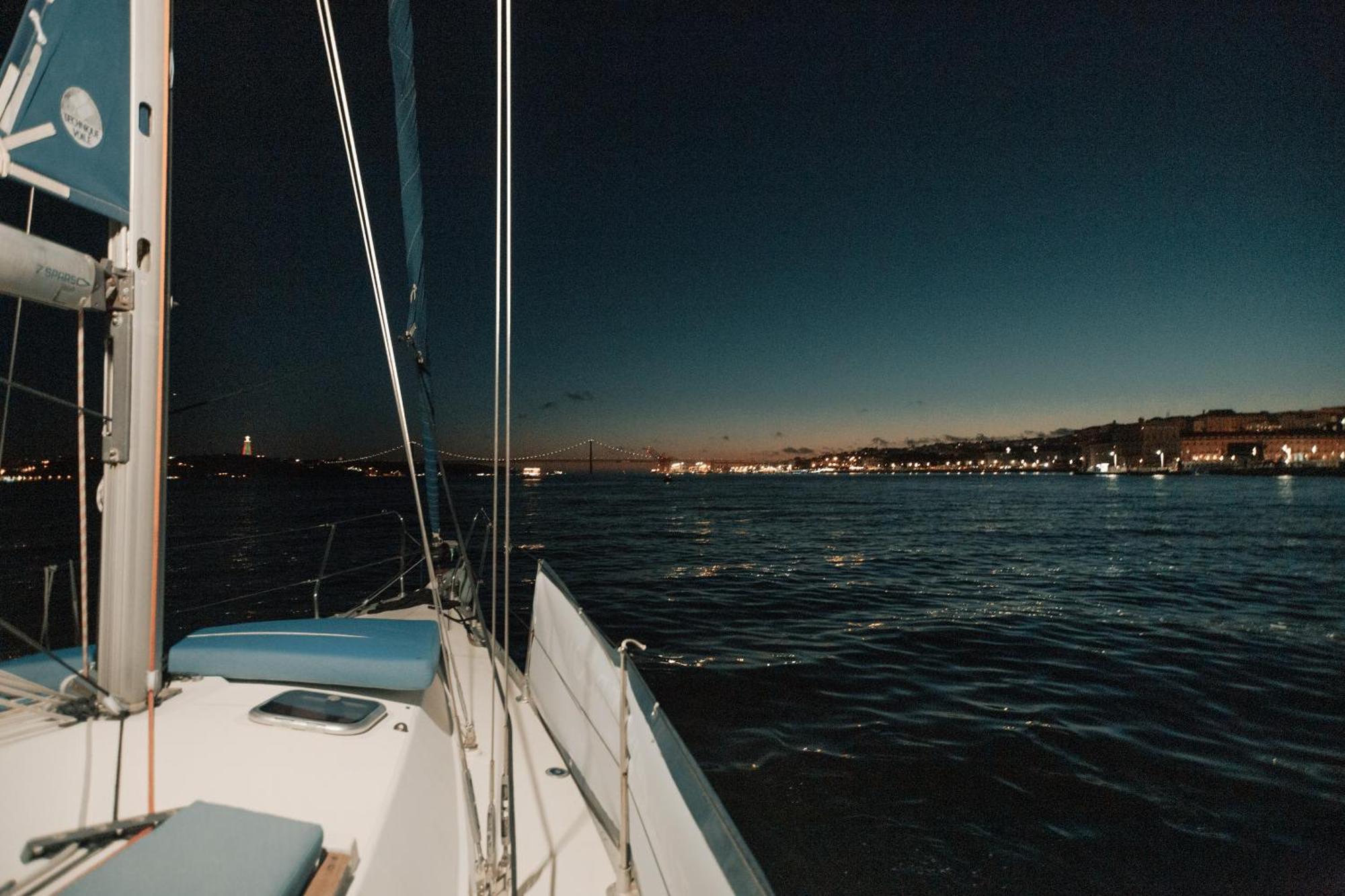 Stay In A Boat - Lisboa Exteriér fotografie